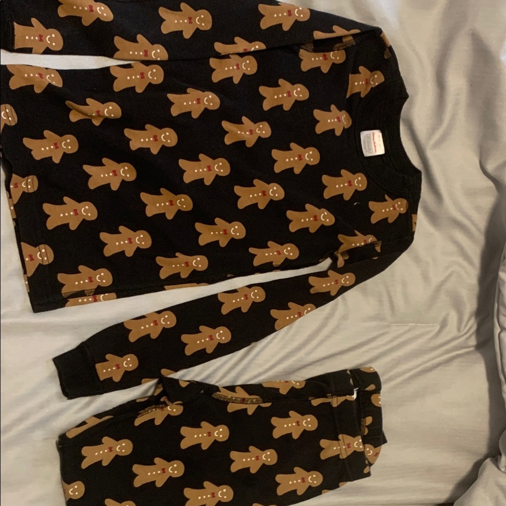 Hanna Anderson Gingerbread Print Black Pajama Set EUC US 6-7/ 120cm